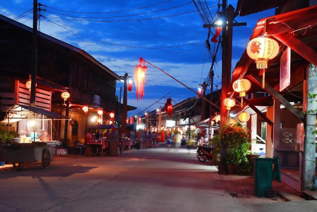 Thai Hotel Krabi town Buitenkant foto