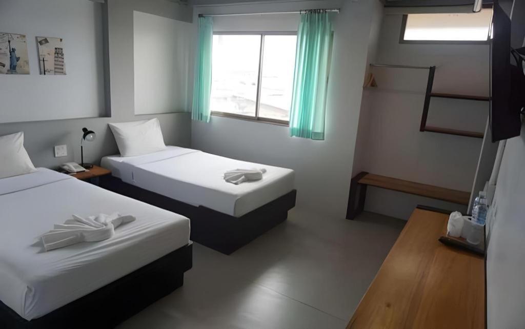 Thai Hotel Krabi town Buitenkant foto