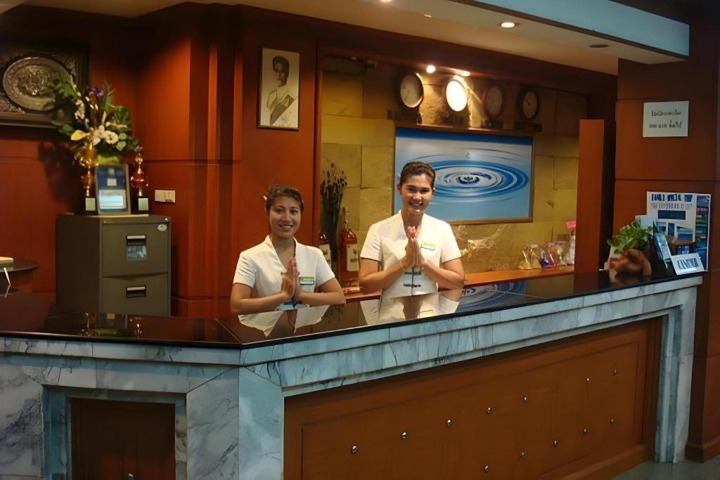 Thai Hotel Krabi town Buitenkant foto
