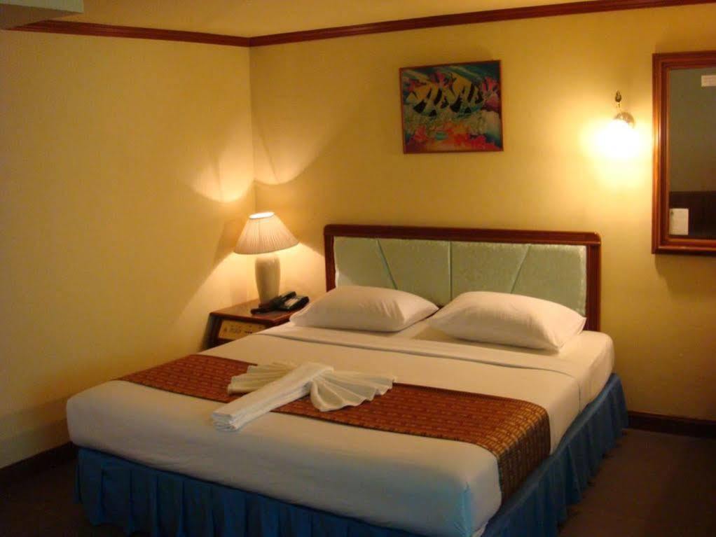 Thai Hotel Krabi town Buitenkant foto
