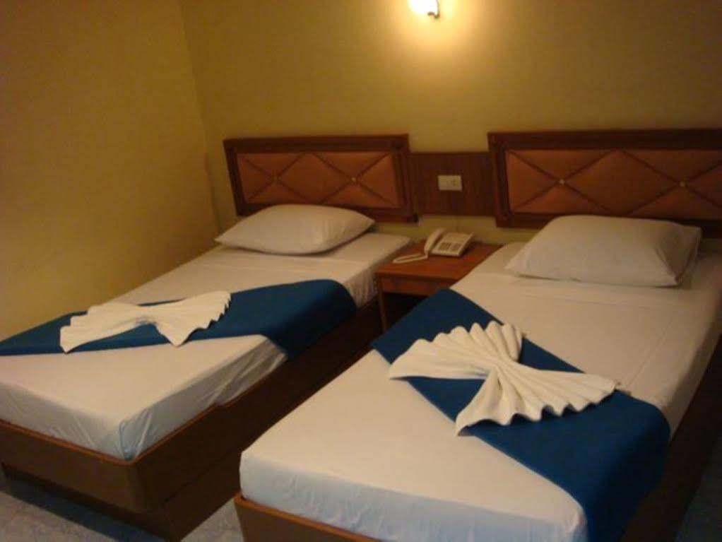 Thai Hotel Krabi town Buitenkant foto