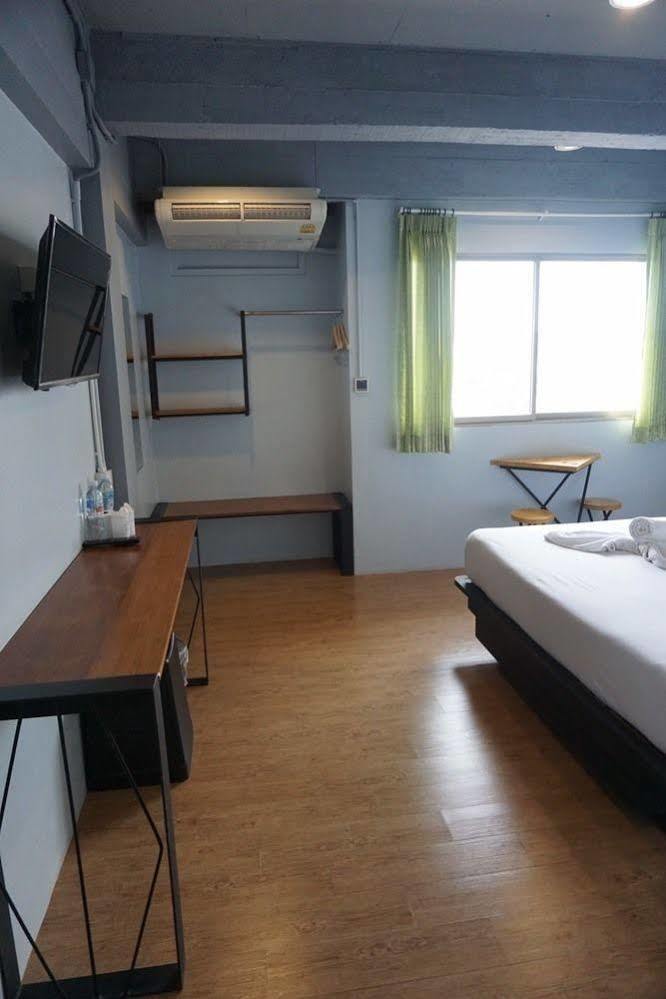 Thai Hotel Krabi town Buitenkant foto